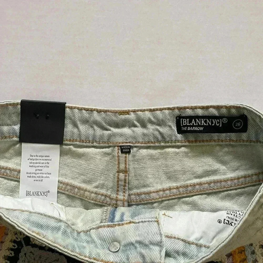 Blank NYC NEW The Barrow Vintage High-Rise Size 26 Crochet Denim Jean Sh… - Picture 7 of 9